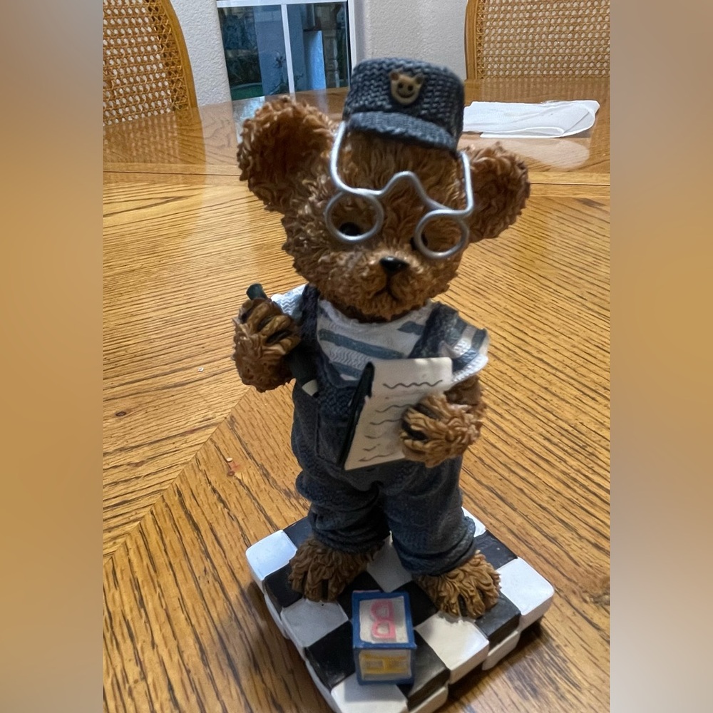Home Interiors Homco Kuddles Korner Bear figurine.